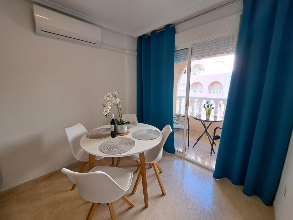 Modern 2 Bedroom Apartment In The Center Of Torrevieja Exterior photo